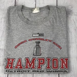 Vintage LEE SPORT Men’s ''2002 Stanley Cup'' Detroit Red Wings Champions Shirt